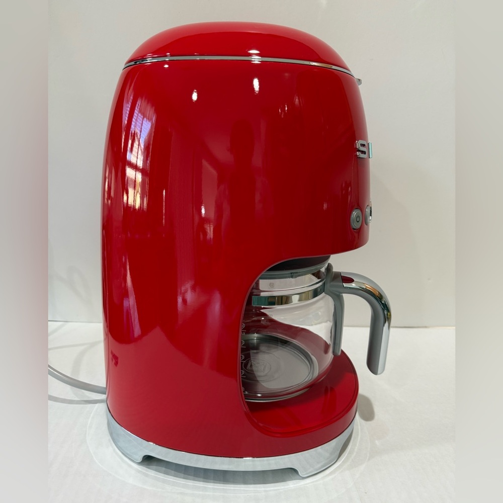 Smeg Bold Red Coffee Machine - Picture 4 of 8